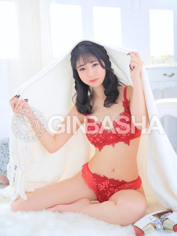 美波サララ