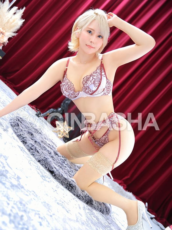新垣　ユナ